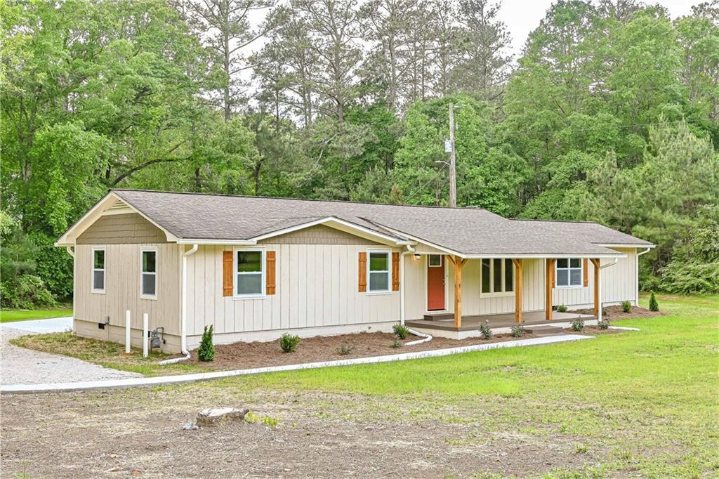 1076 Austin Bridge Rd., Douglasville, GA 30134