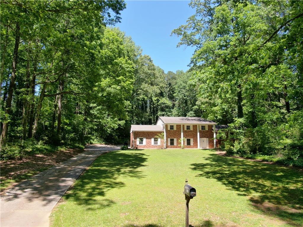 2825 Duke Of Gloucester, East Point, GA 30344