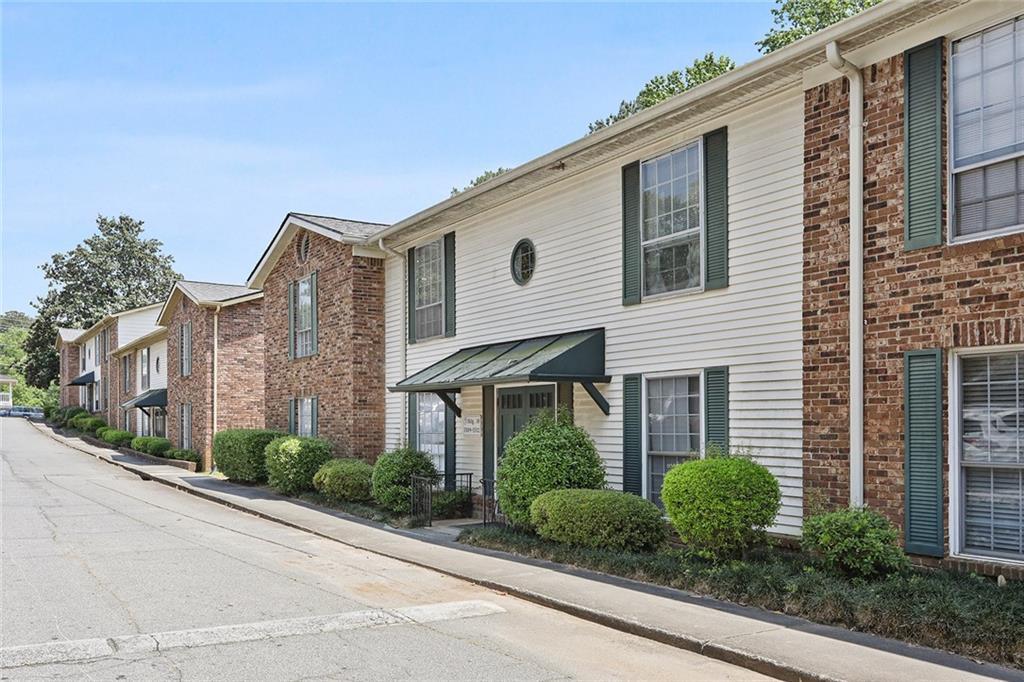5510 Kingsport Dr., Atlanta, GA 30342