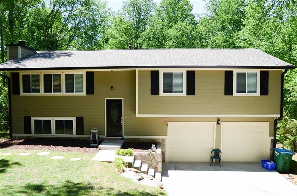 1309 Oakcrest Ct., Lilburn, GA 30047