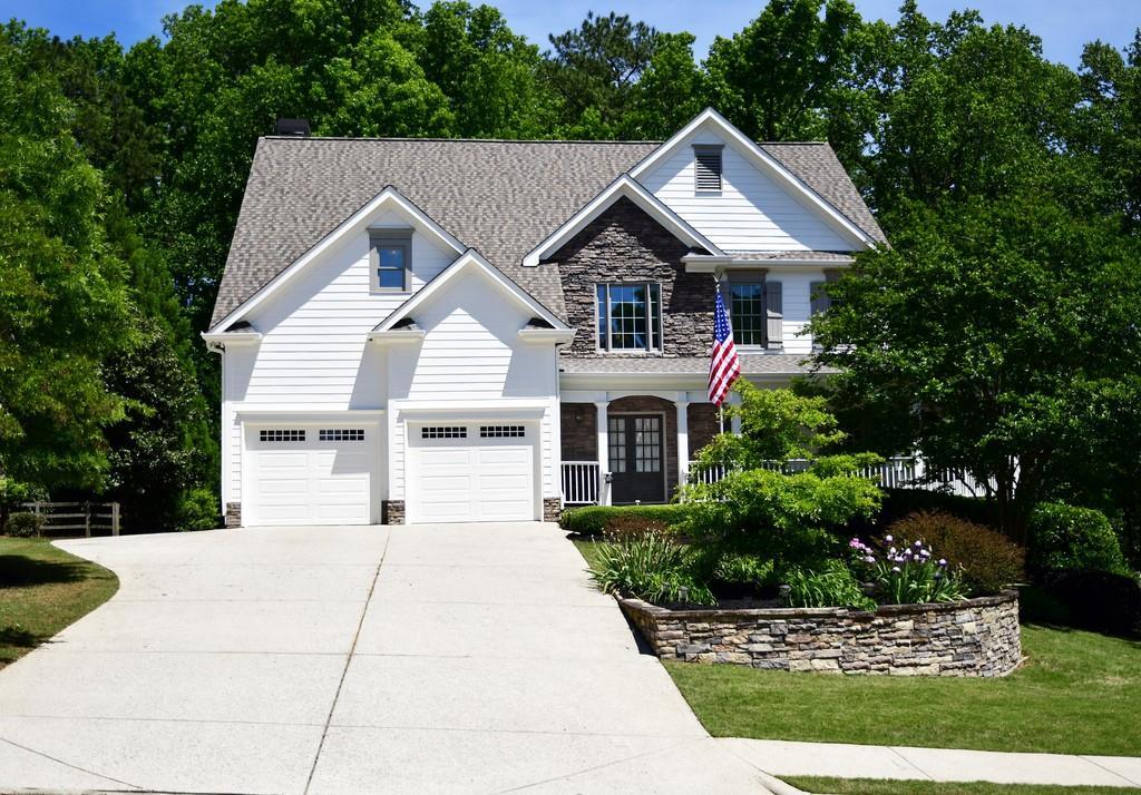 8940 Blakewood Ct., Gainesville, GA 30506