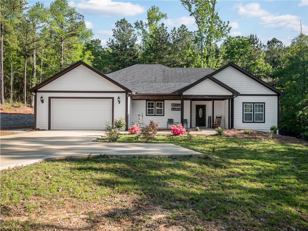 105 Brushy Creek Ln., Jackson, GA 30233