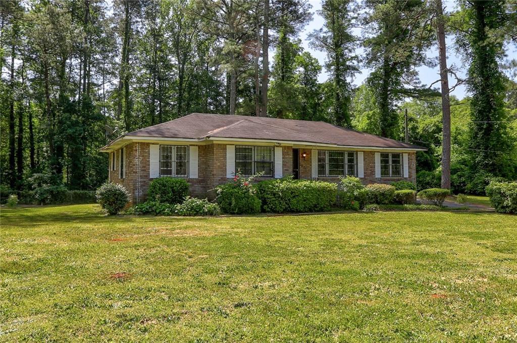 4168 Loveless Dr., Ellenwood, GA 30294