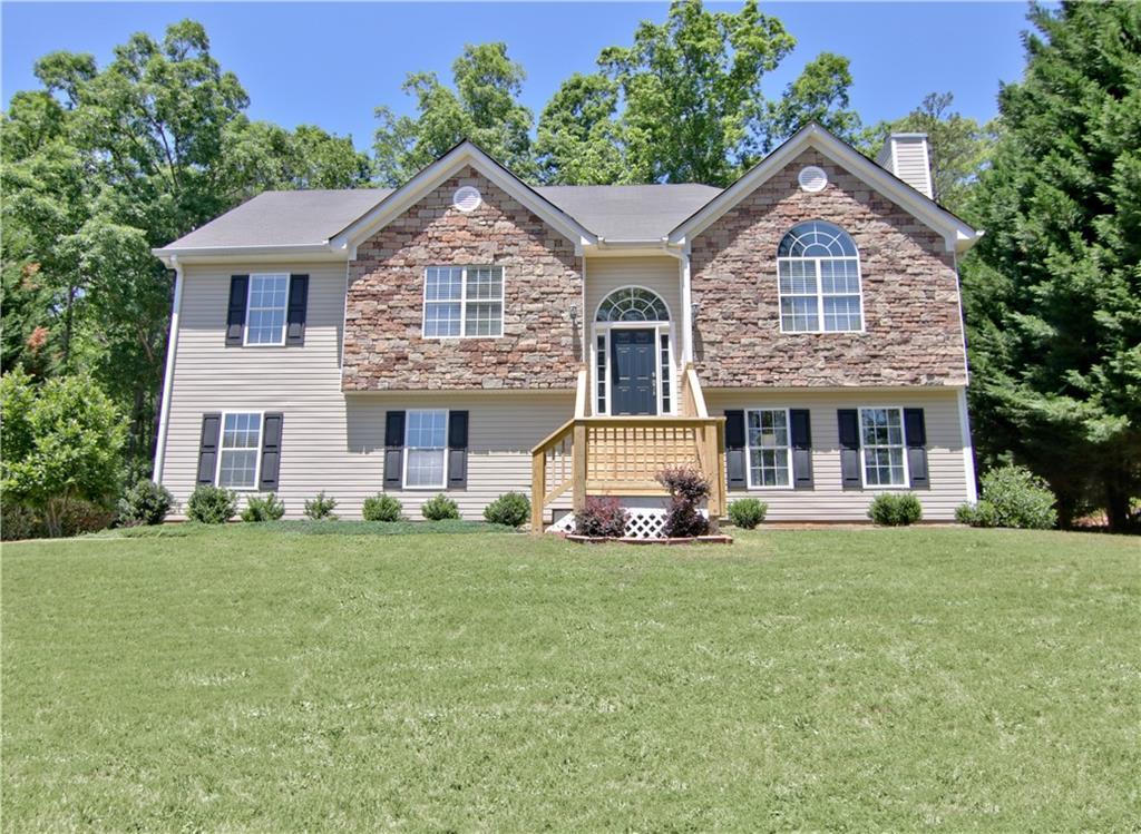 415 Barrington Grange Dr., Sharpsburg, GA 30277