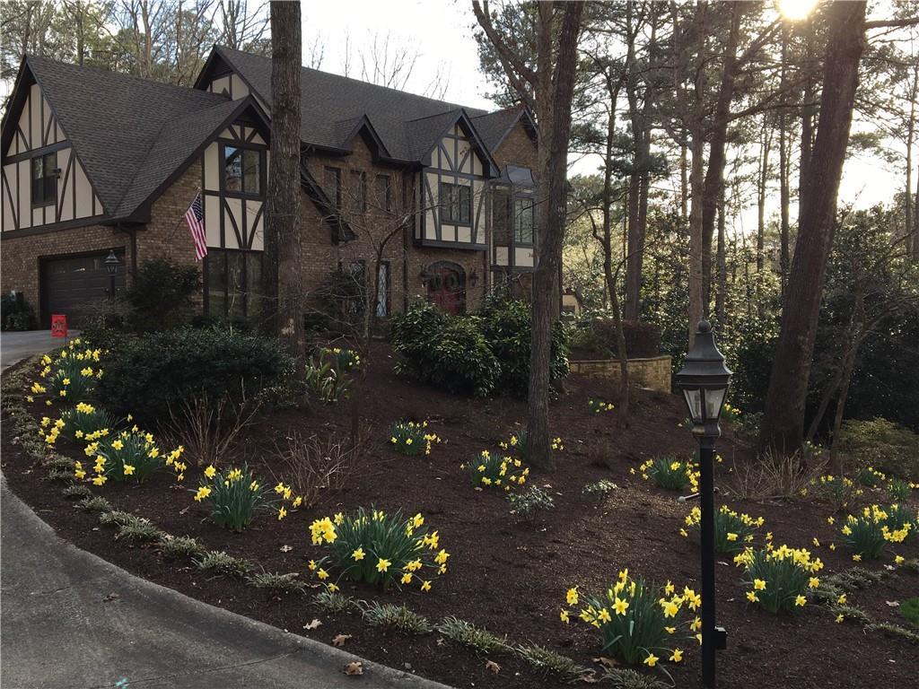 320 Quiet Water Ln., Sandy Springs, GA 30350