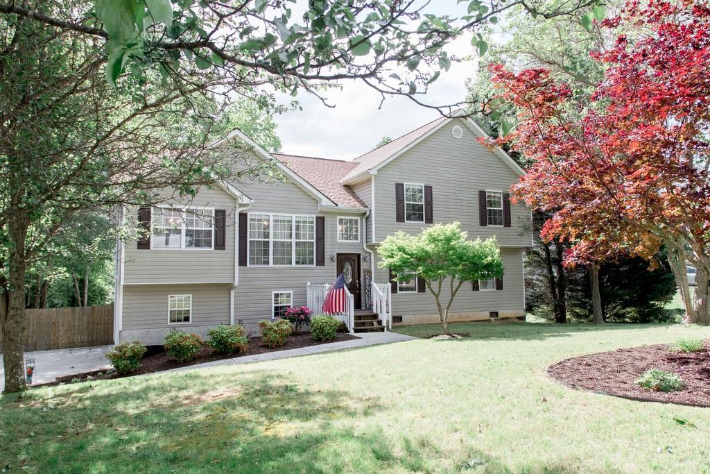 81 Stable Ln., Dallas, GA 30132