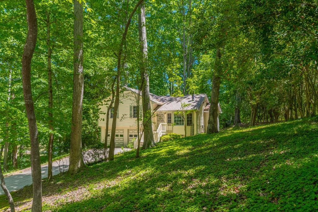 424 Ashwood Dr., Lawrenceville, GA 30043