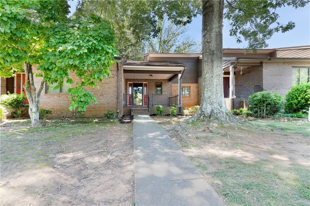 1513 Stoneleigh Way, Stone Mountain, GA 30088