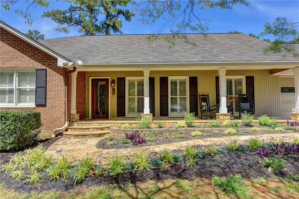 370 Houze Way, Roswell, GA 30076