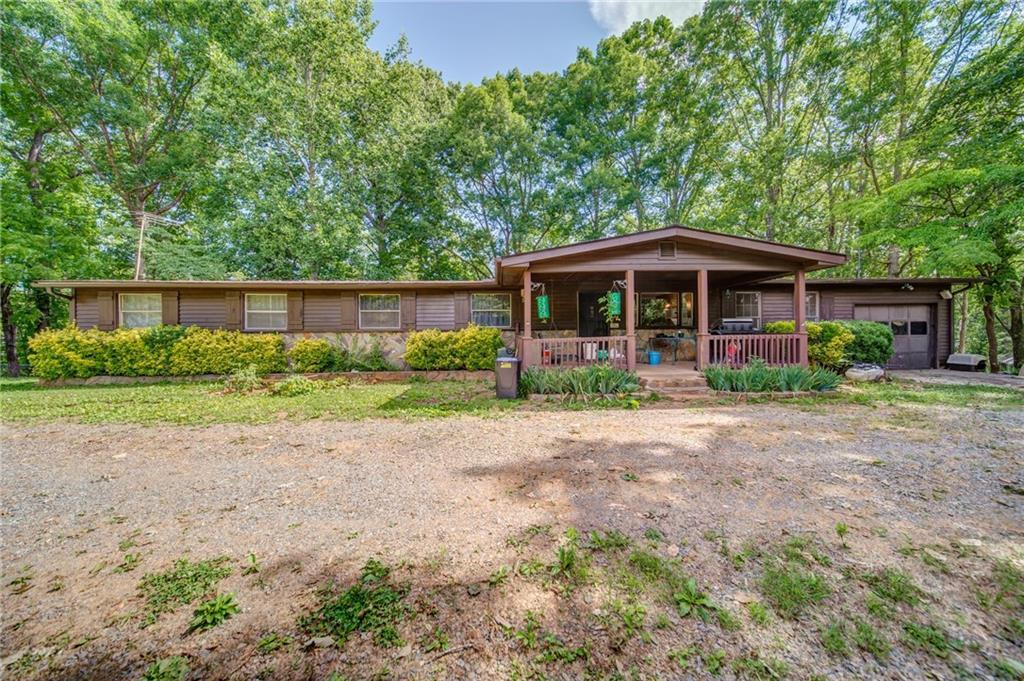 1644 Little Refuge Rd., Waleska, GA 30183