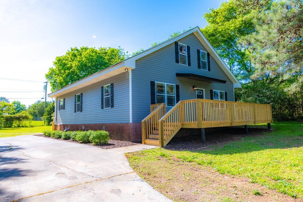 646 Mauldin Rd., Calhoun, GA 30701