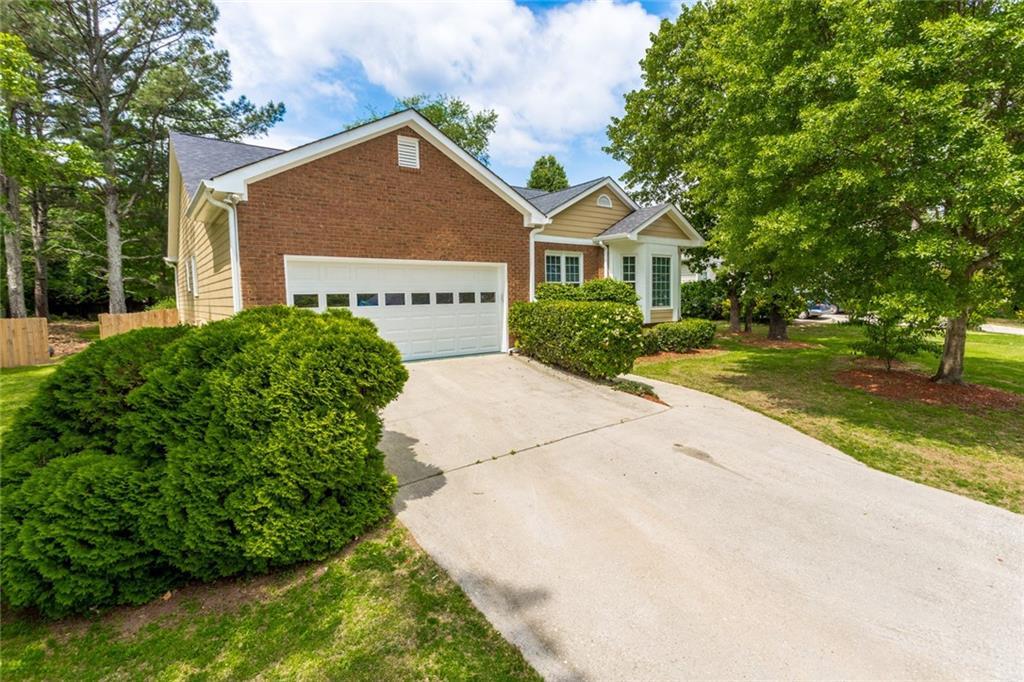 1427 Mill Glenn Ct., Lawrenceville, GA 30045