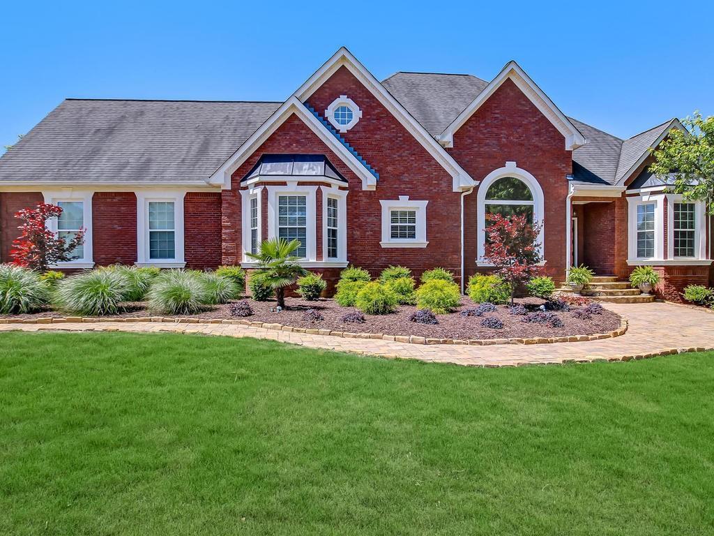 901 Hannah Ct., Loganville, GA 30052
