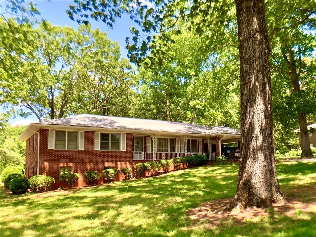 1142 Rockbridge Rd., Norcross, GA 30093