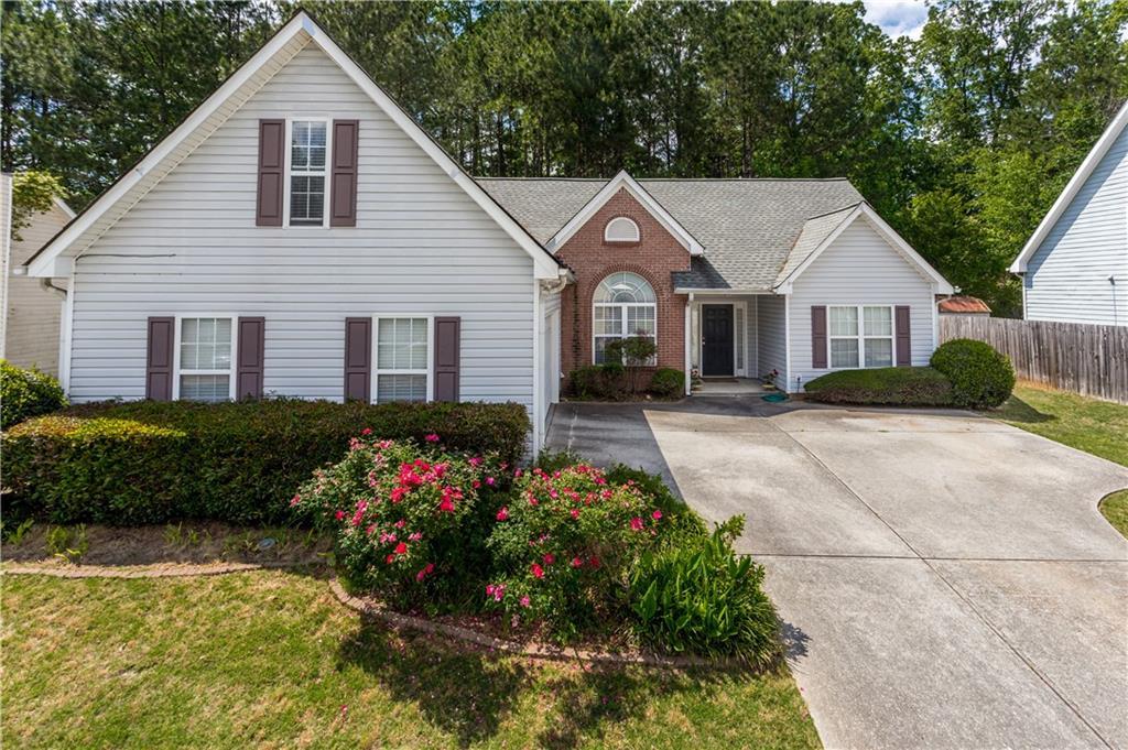 325 Shadetree Ln., Lawrenceville, GA 30044