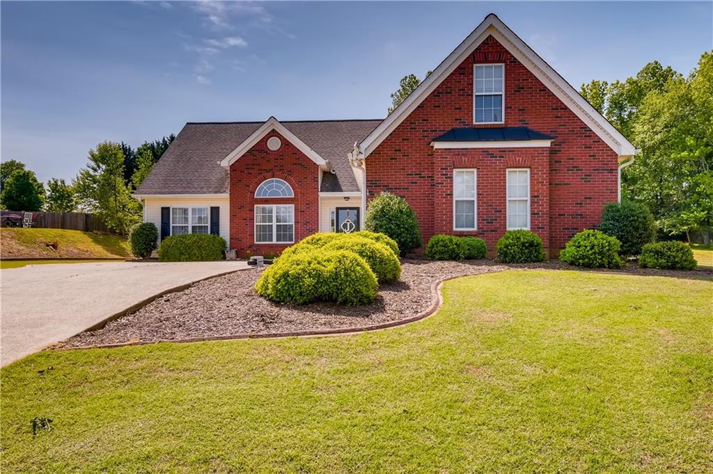 6149 Devonshire Dr., Flowery Branch, GA 30542