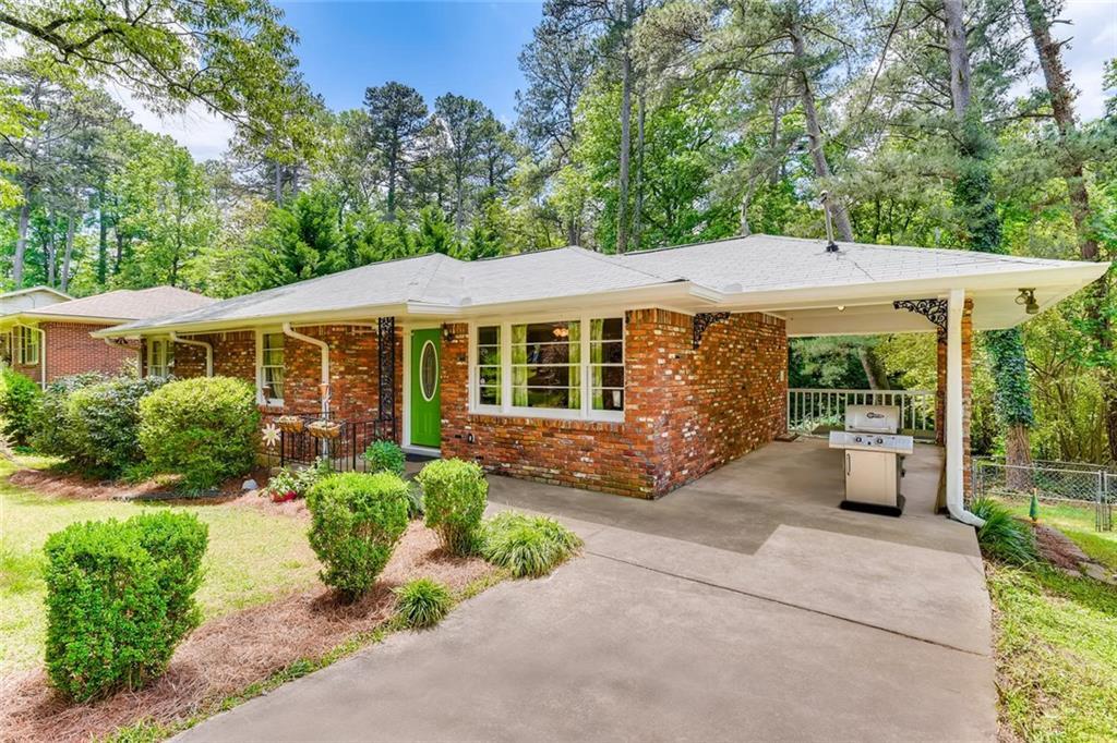 2094 Shady Ln., Tucker, GA 30084