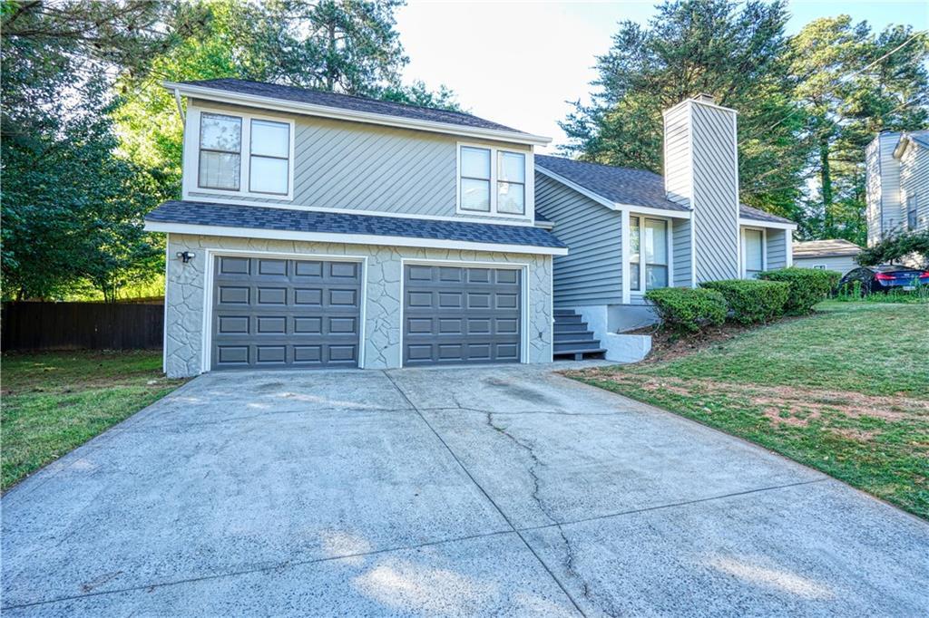 992 Devon Ct., Lilburn, GA 30047