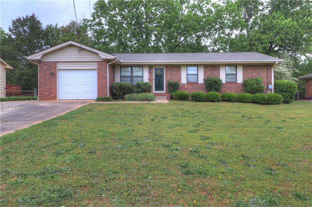 2960 Preston Dr., Rex, GA 30273