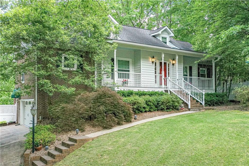 9890 Riverwood Ct., Douglasville, GA 30135
