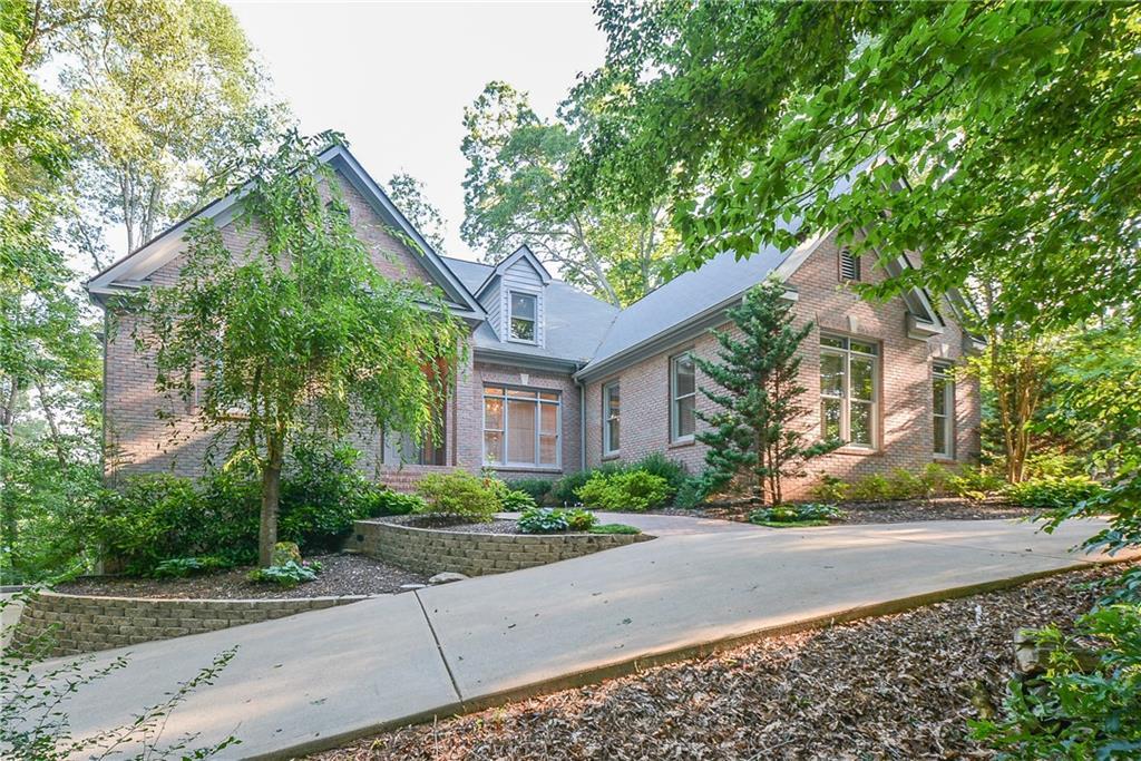 8915 Matt Hwy., Ball Ground, GA 30107