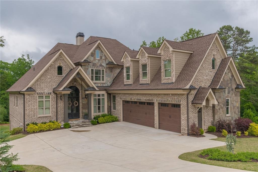 4621 Quail Ct., Flowery Branch, GA 30542