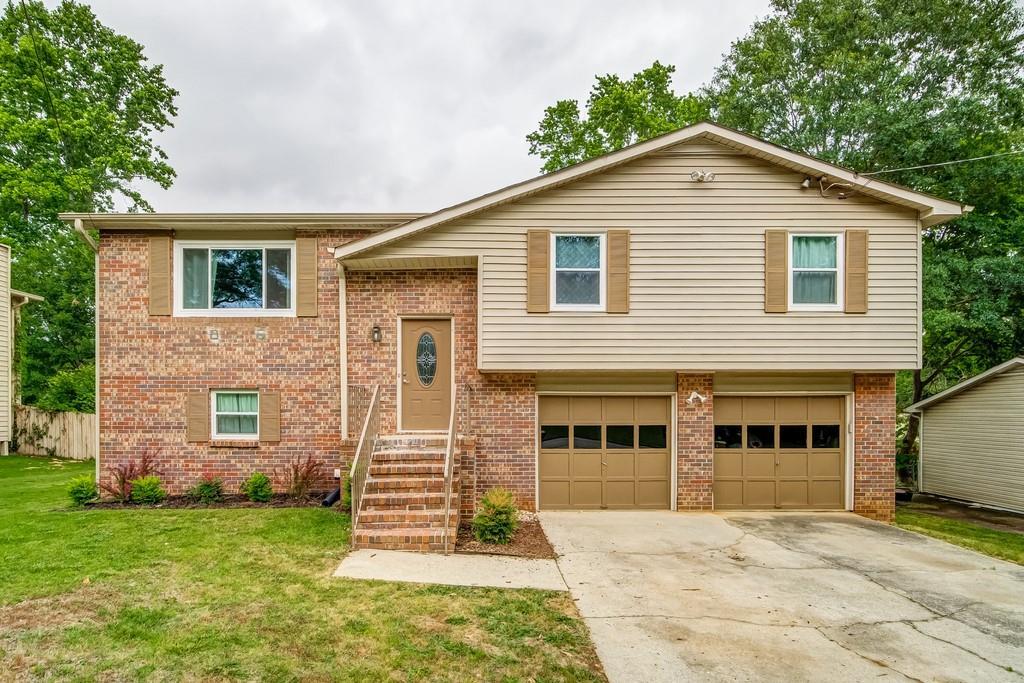 3132 Brook Hollow Dr., Rex, GA 30273