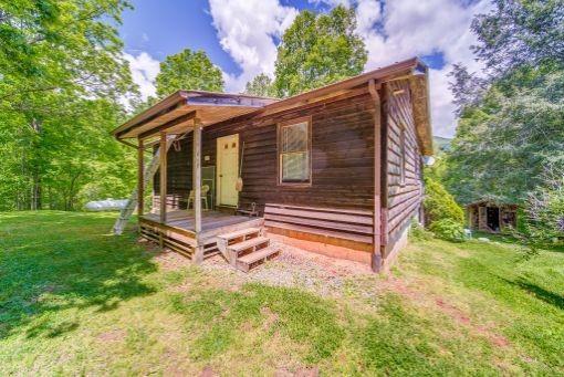 887 Whitecliff Dr., Ellijay, GA 30540
