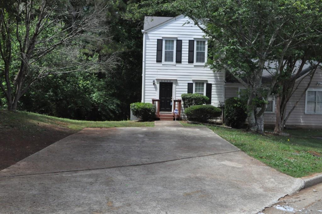 6468 Bedford Ln., Lithonia, GA 30058