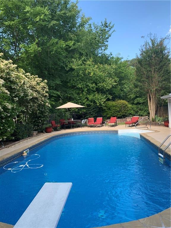 5001 Cross Ridge Ct., Woodstock, GA 30188