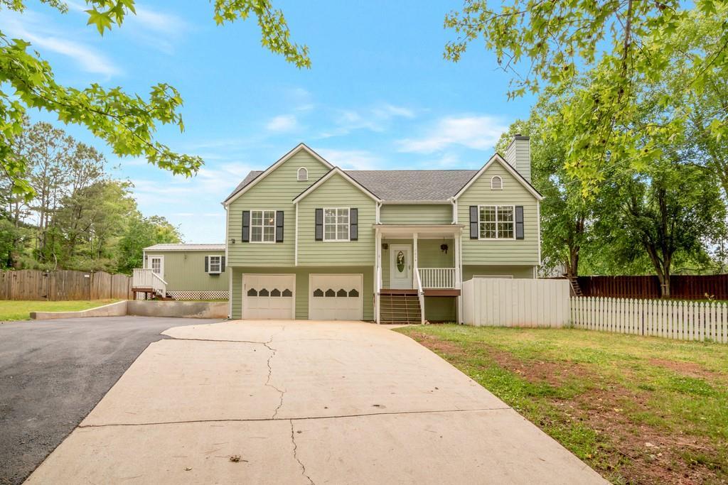 634 White Pines Dr., Dallas, GA 30157