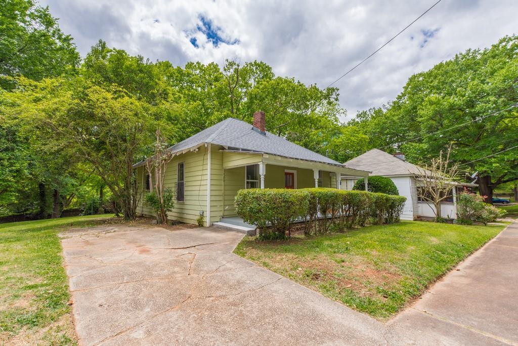 1726 Terian Pl., East Point, GA 30344
