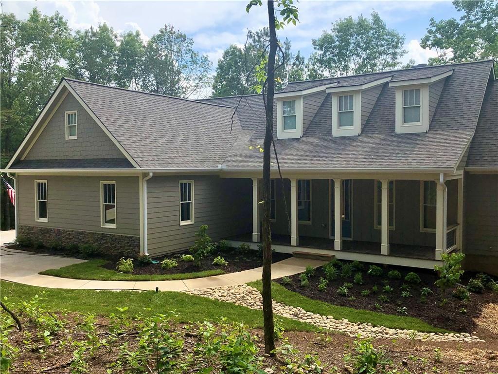 579 Town Creek Rd., Talking Rock, GA 30175
