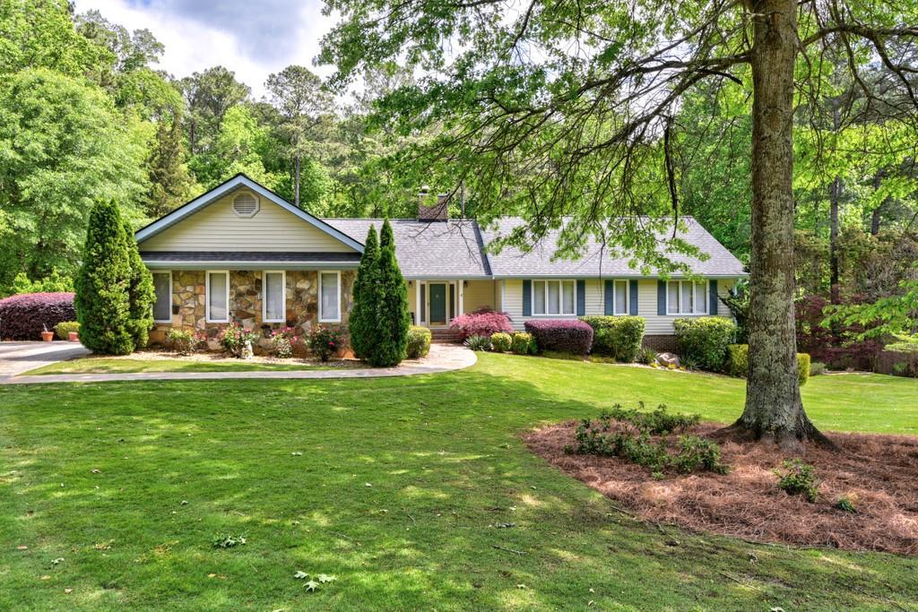 280 Autumn Wood Ln., Roswell, GA 30075
