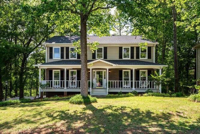1706 Winston Ct., Woodstock, GA 30189