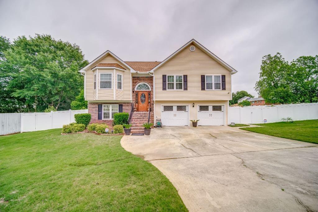 5880 Pecan Grove, Ellenwood, GA 30294