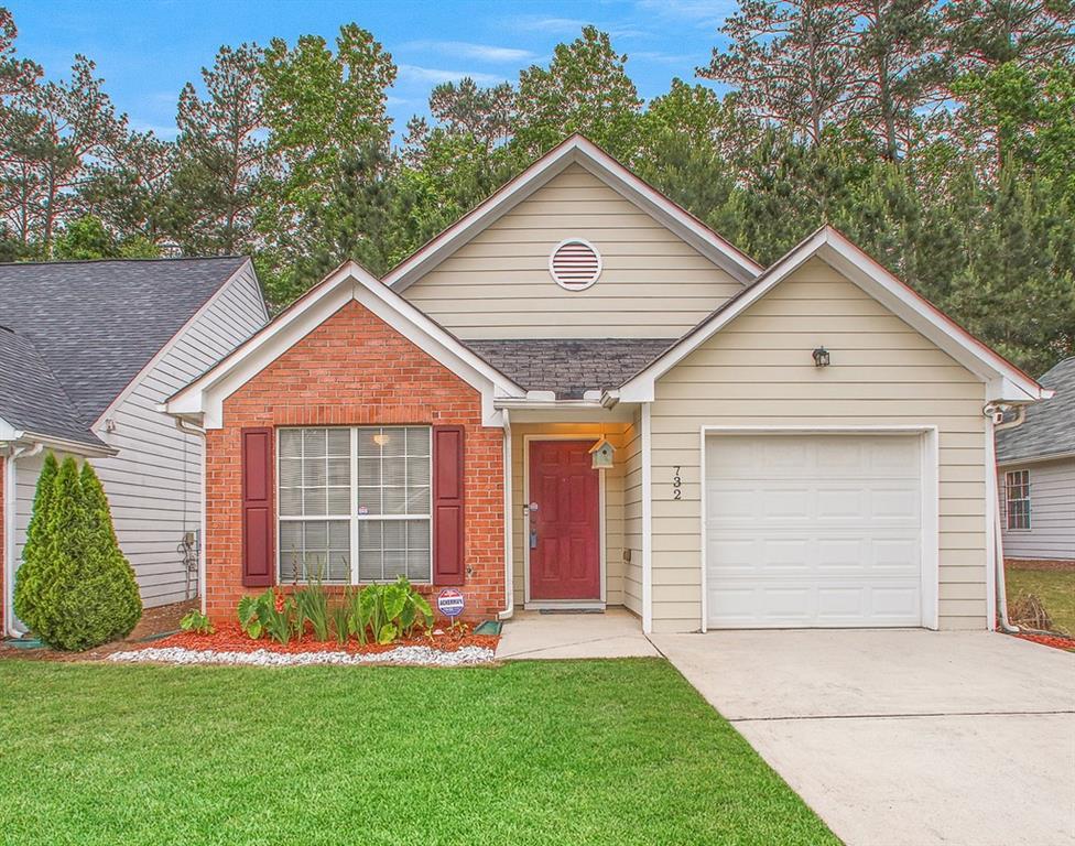 732 Hillandale Ln., Lithonia, GA 30058