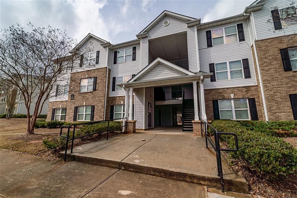 2304 Fairington Ridge Cir., Lithonia, GA 30038