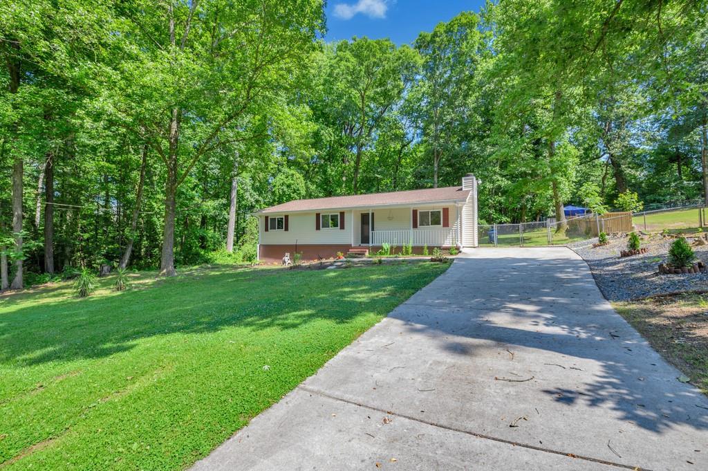 1322 Sommerset Dr., Lawrenceville, GA 30043