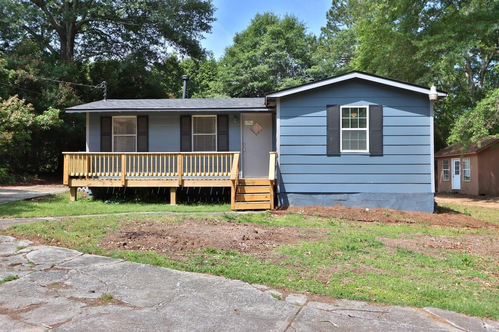 670 Lee Byrd Rd., Loganville, GA 30052