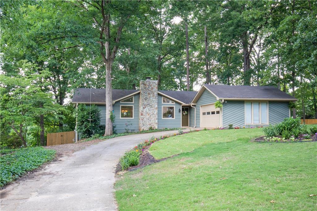 2076 Lake Ridge Ter., Lawrenceville, GA 30043