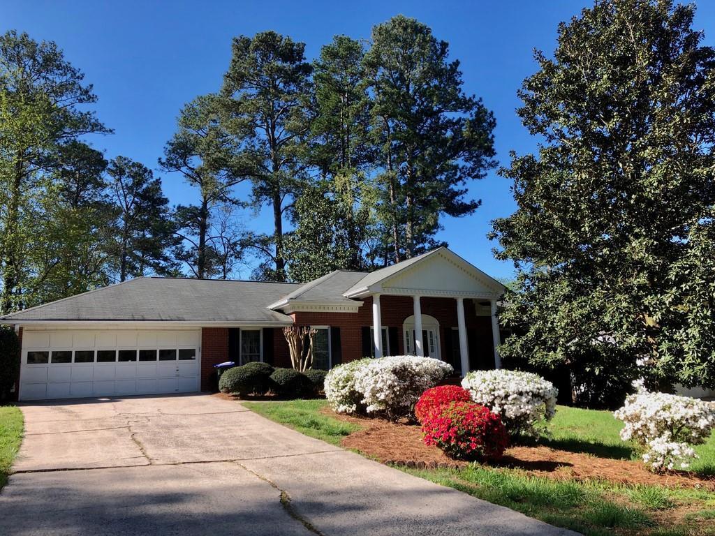335 Wickerberry Ln., Roswell, GA 30075