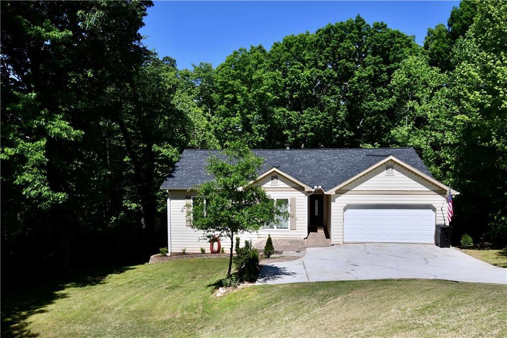 6020 Branden Hill Ln., Buford, GA 30518