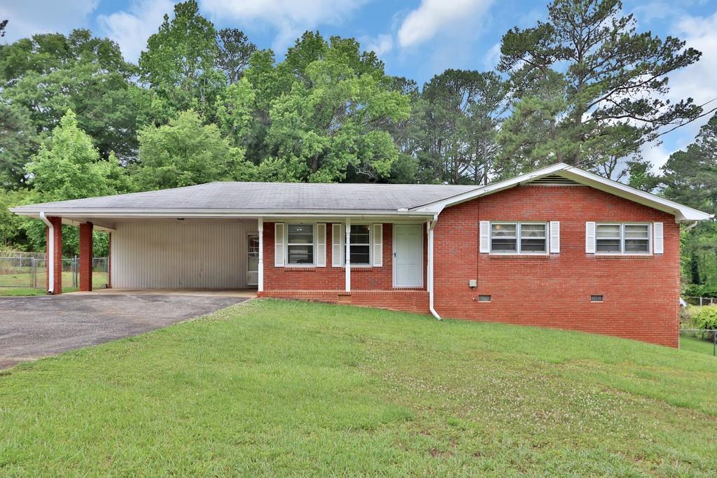 5521 Joeclay Dr., Stone Mountain, GA 30088