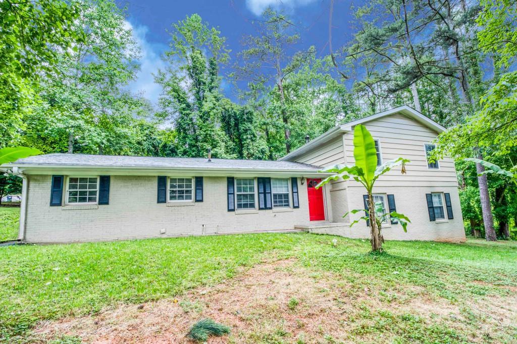 2835 Castle Dr., Lawrenceville, GA 30044