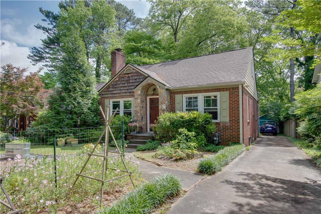 2496 Jefferson Ter., East Point, GA 30344
