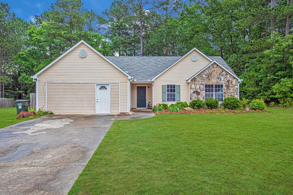 4360 Brookridge Dr., Loganville, GA 30052