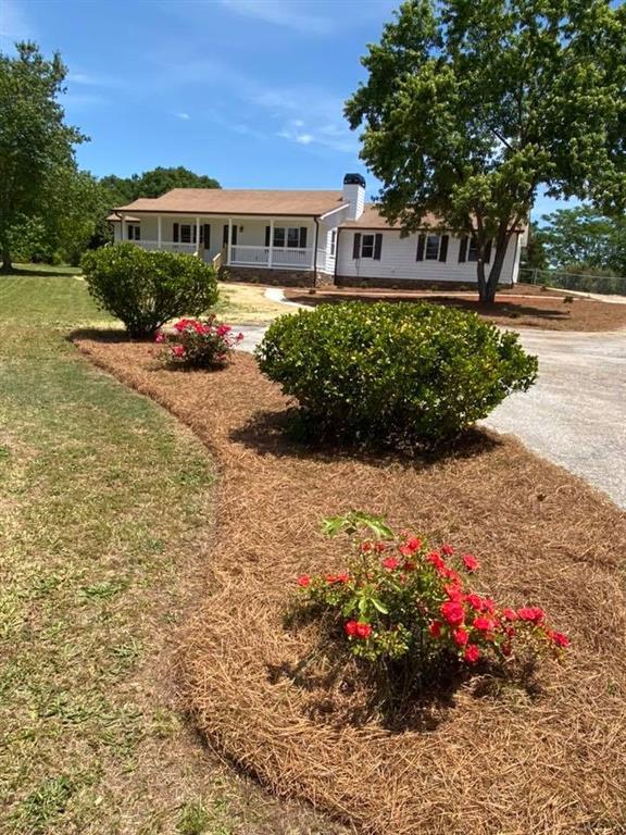 2349 Broadnax Mill Rd., Loganville, GA 30052