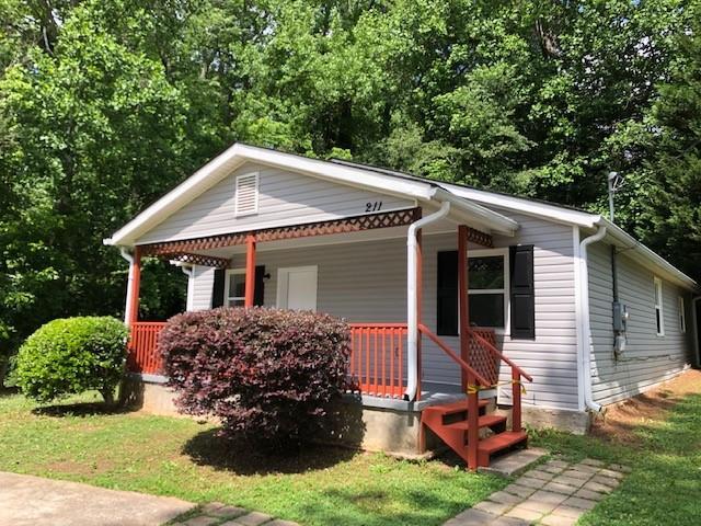 211 Margaret St., Fairburn, GA 30213