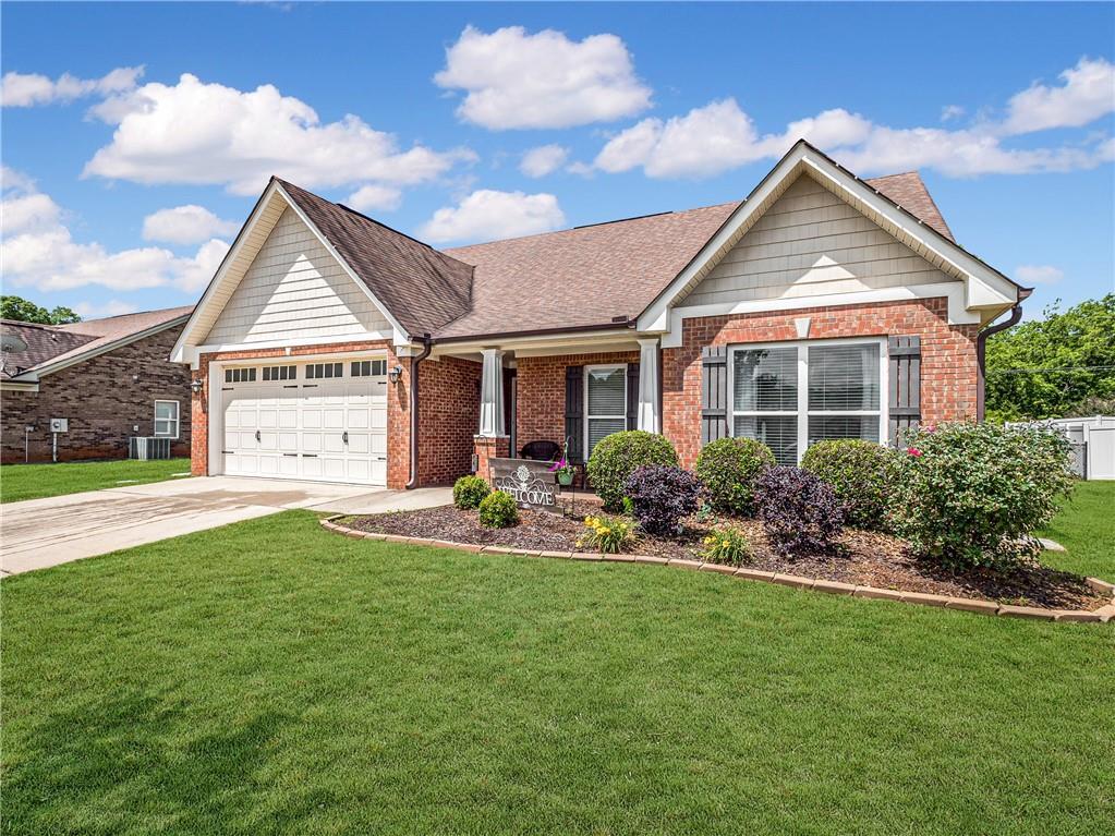 1114 Abundance Dr., Locust Grove, GA 30248